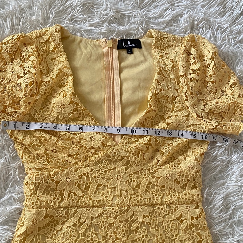 Lulu’s Yellow Lace Dress V-Neck Cocktail Mini Flutter Sleeve Structured Lace S - Picture 11 of 12
